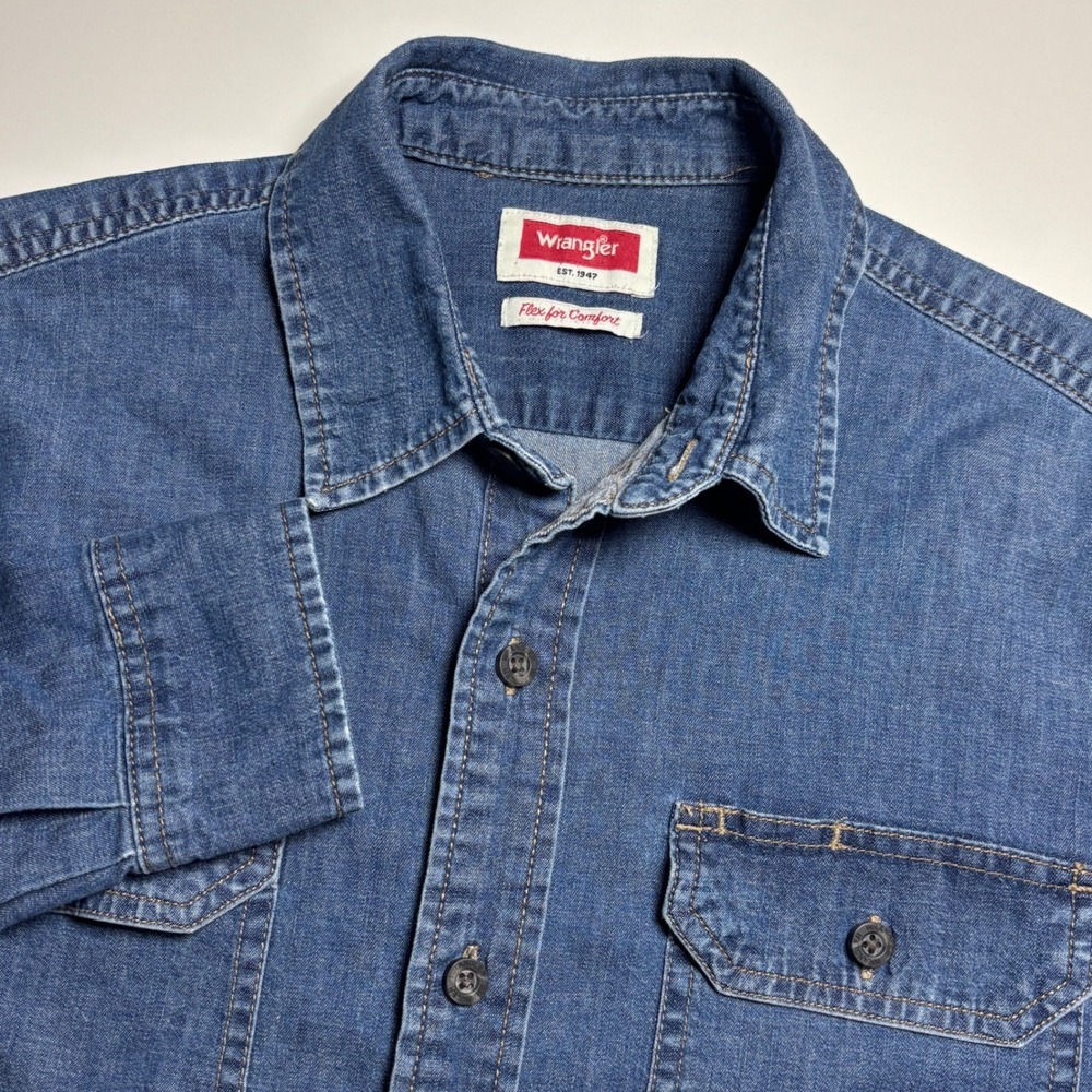 Wrangler Denim‎ Shirt Mens small Blue Button Up Flex Western Work Wear